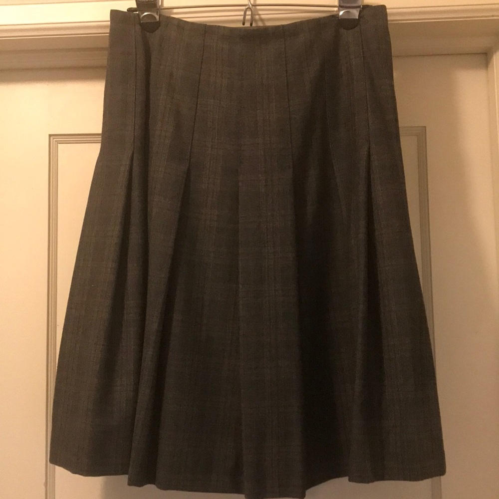 Banana republic pleated skirt
